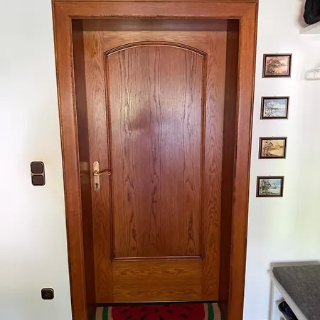 아파트 Savoy